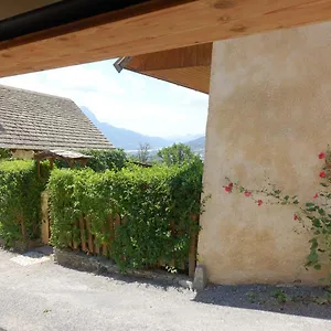 Appartement Et Spacieux T3 Avec Terrasse, Saint-André-dʼEmbrun
